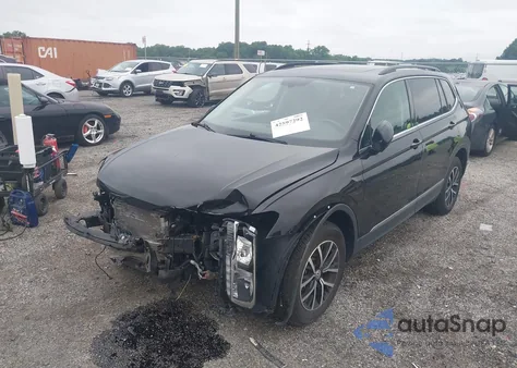 2021 Volkswagen Tiguan 2.0T Se/2.0T Se R-Line Black/2.0T Sel z USA, uszkodzony, nr VIN 3VV2B7AX1MM030328